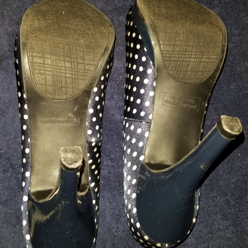 Designer Shoes - Picture 3 of 4